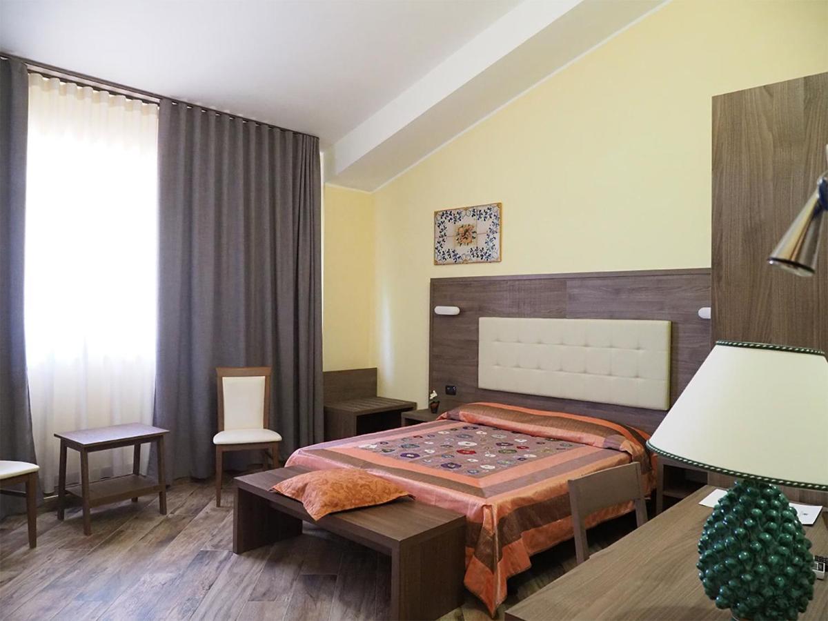 Agriturismo Il Drago Mirabella Imbaccari Exterior foto