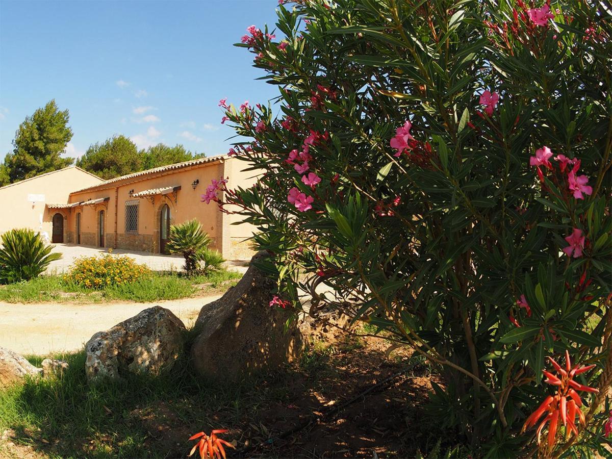 Agriturismo Il Drago Mirabella Imbaccari Exterior foto