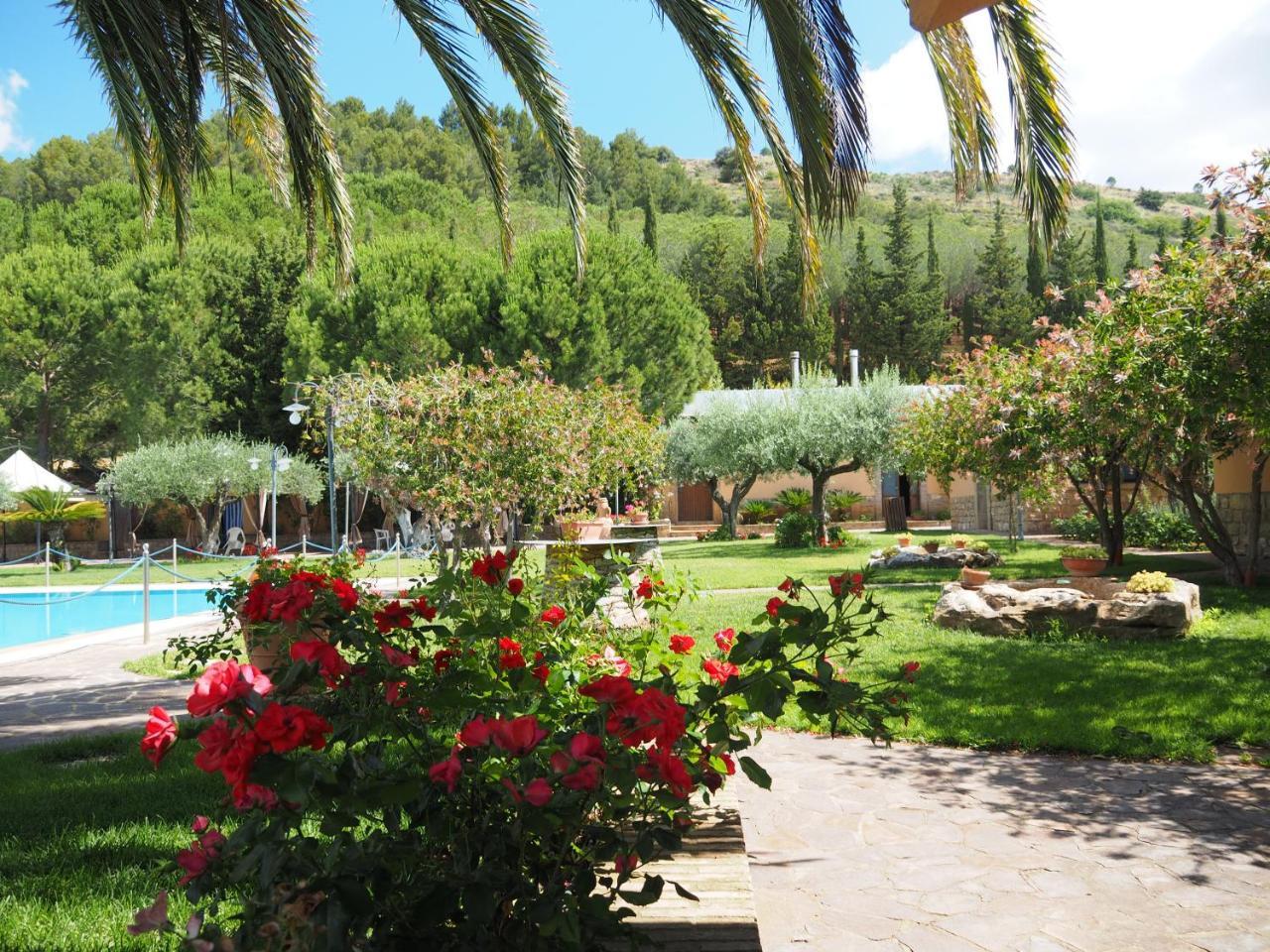 Agriturismo Il Drago Mirabella Imbaccari Exterior foto