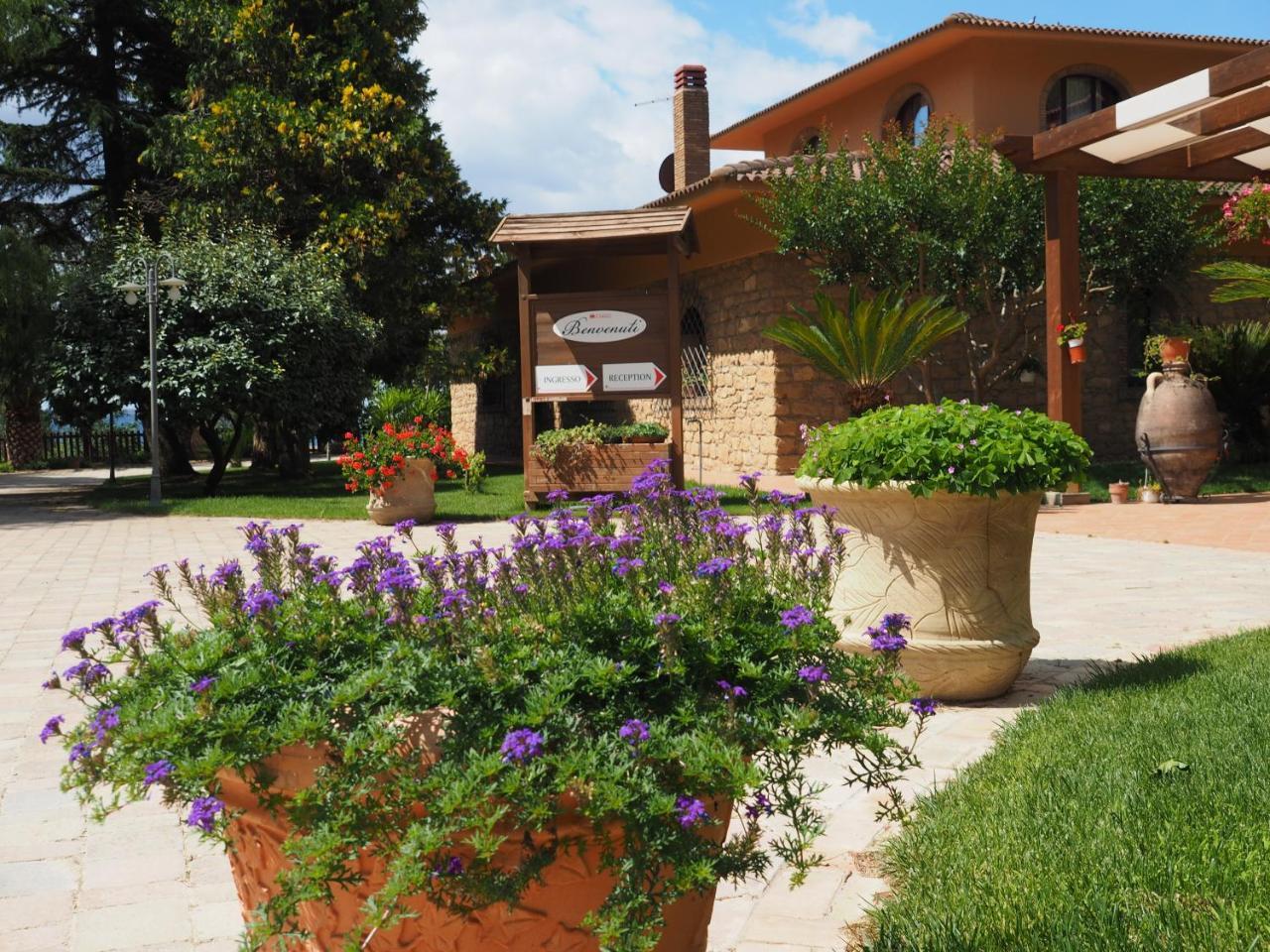 Agriturismo Il Drago Mirabella Imbaccari Exterior foto
