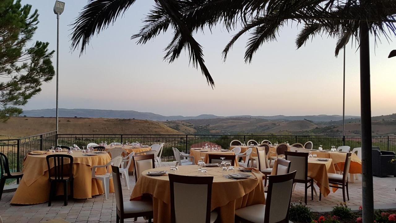 Agriturismo Il Drago Mirabella Imbaccari Exterior foto